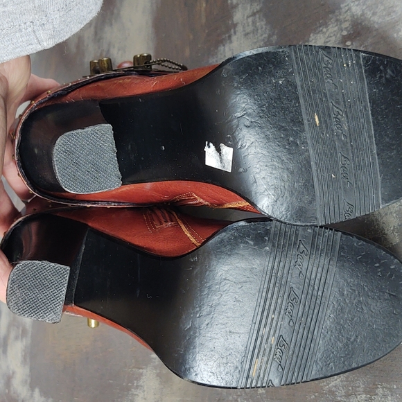 Baci tan leather boots with vintage brass hardware and studs.  Size 7.5 - Picture 4 of 8